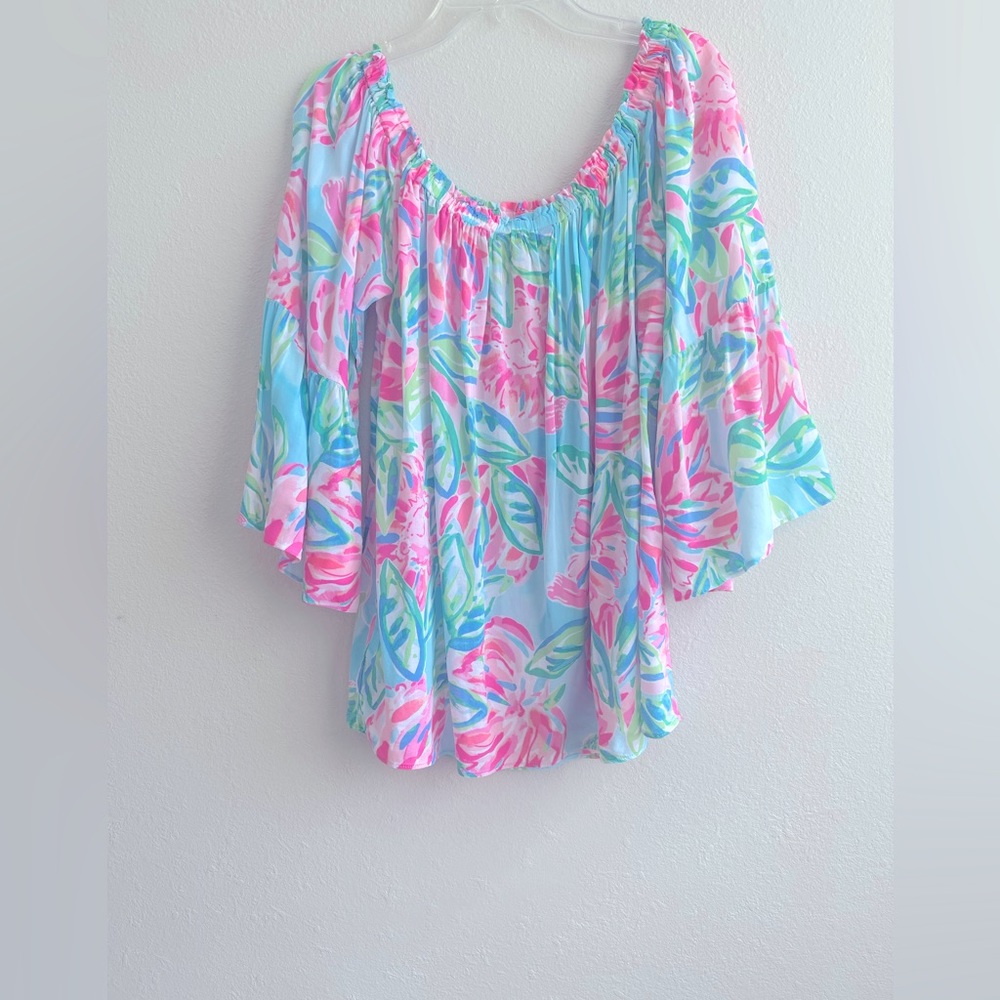 Lilly Pulitzer on or off shoulder top. Beautiful blue and pink colors. Size Med